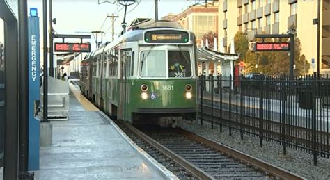 Shuttles replace Green Line service from Kenmore to Park after overhead wire problem, MBTA says